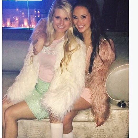 Meet your Posher, Whitney - Picture 4 of 6